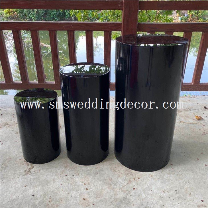 round acrylic pedestals